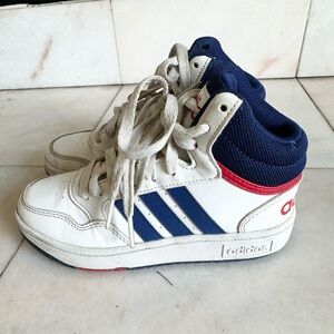 Adidas Hoops 3.0 Mid basketball sneaker